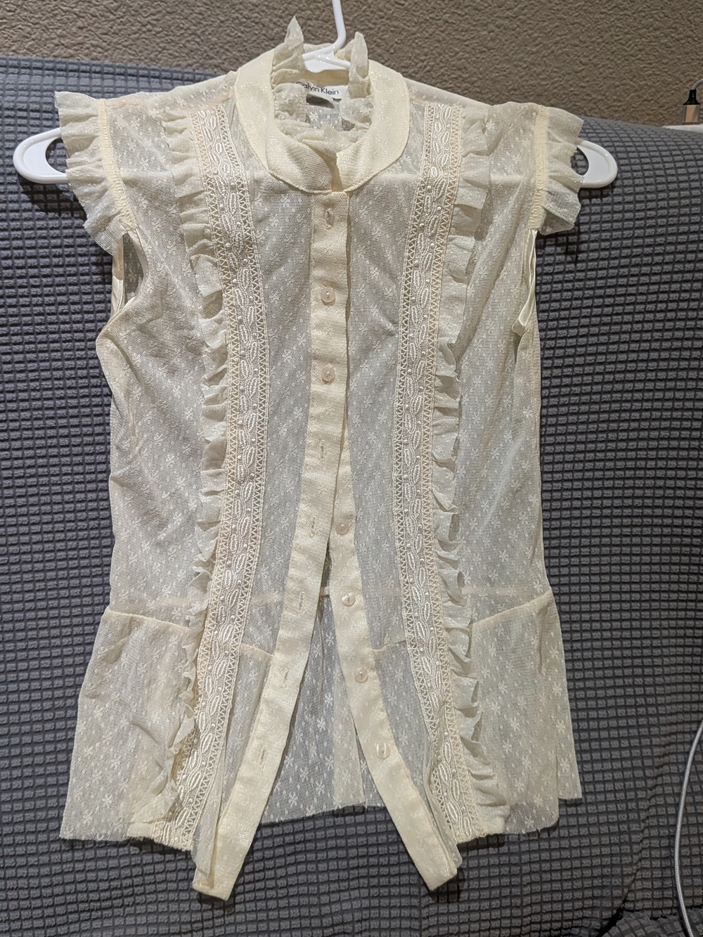 Calvin Klein Cream Sleeveless Ruffle Lace Button Blouse